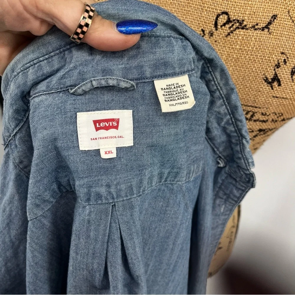 Levi's Button Down Shirt Mens XXL Blue Chambray Denim Long Sleeve Pocket Top